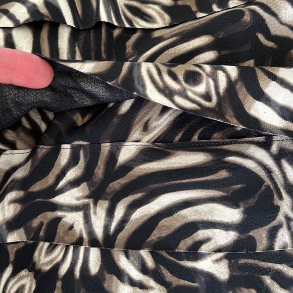 Extra pictures of Sleeveless Dress by Taylor - Picture 5 of 8